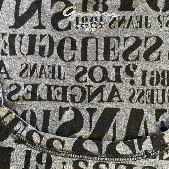 Guess 3/4 sleeve t - Picture 3 of 3